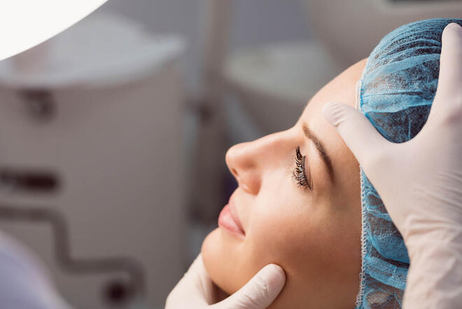 blog Cómo la Rinoplastia Puede Mejorar Problemas Funcionales como la Desviación del Tabique